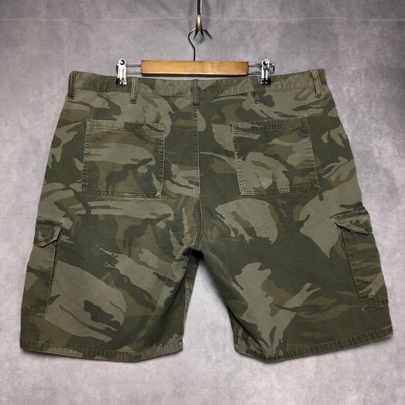 Wrangler Mens Camo Cargo Shorts size 40 - 42 Green Cotton Stretch Camouflage - Picture 2 of 13